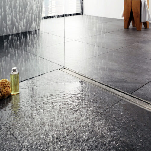 Uniwersalny odpływ do każdej łazienki – kompletne zestawy Viega Advantix