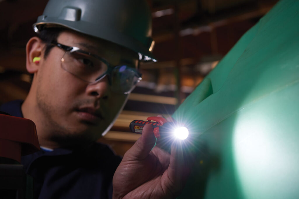 Iskrobezpieczne latarki dla instalatorów