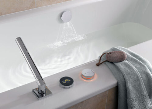 Łazienkowy high-tech – elektroniczne armatury Viega Multiplex Trio E