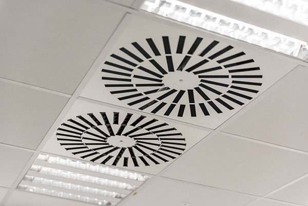 Odgrzybianie klimatyzacji w biurze i domu