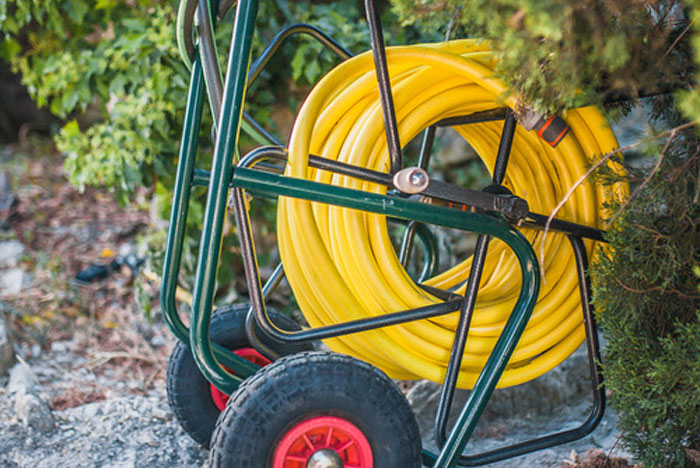 Czym się kierować przy wyborze węża ogrodowego?