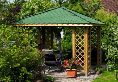 Drewniana altana w ogródku? Sprawdźmy jak się przygotować.