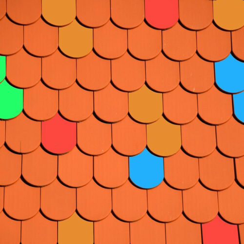 Rodzaje podbitek dachowych – z blachy, PVC i drewna