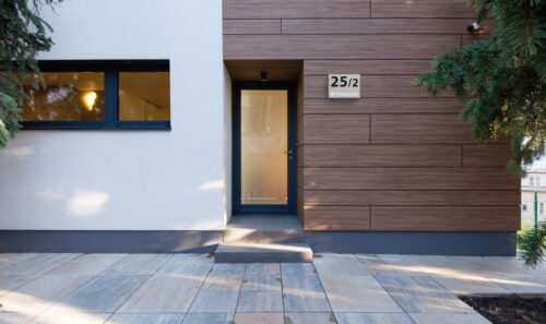 Tabliczki adresowe LED, czyli o tym w jaki sposób dobrze oznakować posesję