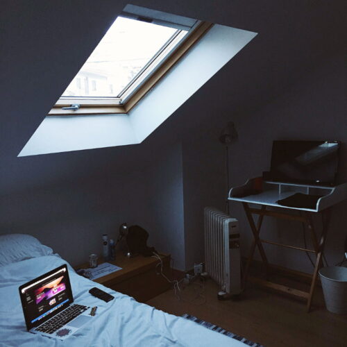Okna dachowe – co trzeba wiedzieć przed montażem?