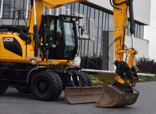 Przegląd lemieszy do koparek. Poznaj 4 podstawowe osprzęty