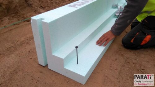 Kształtki styropianowe – zalety ich stosowania