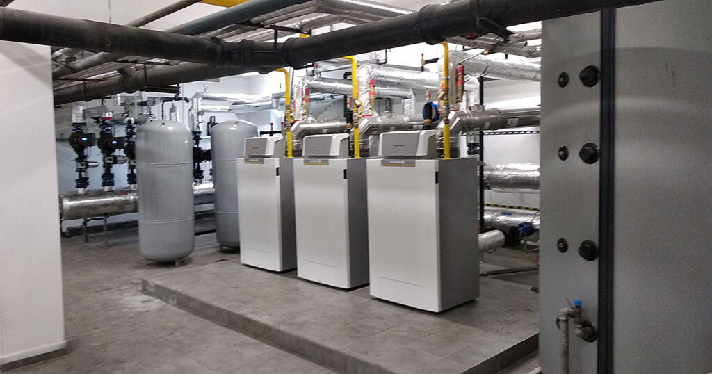 Case study: wymiana systemu ogrzewania na kaskadę kotłów kondensacyjnych De Dietrich w Szkole Podstawowej nr 1 w Kamieńsku