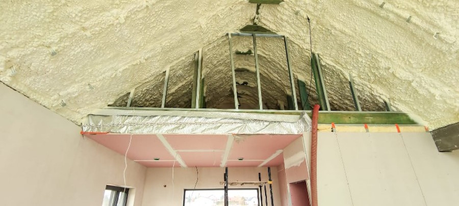 Ocieplenie Poddasza a Oszczędności Energetyczne: Jak Obniżyć Rachunki za Energii