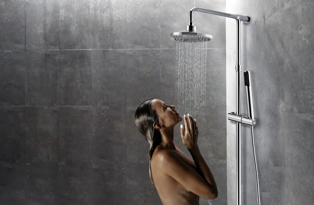 Fot. 4. Komplet natryskowy z baterią termostatyczną - PAN-51